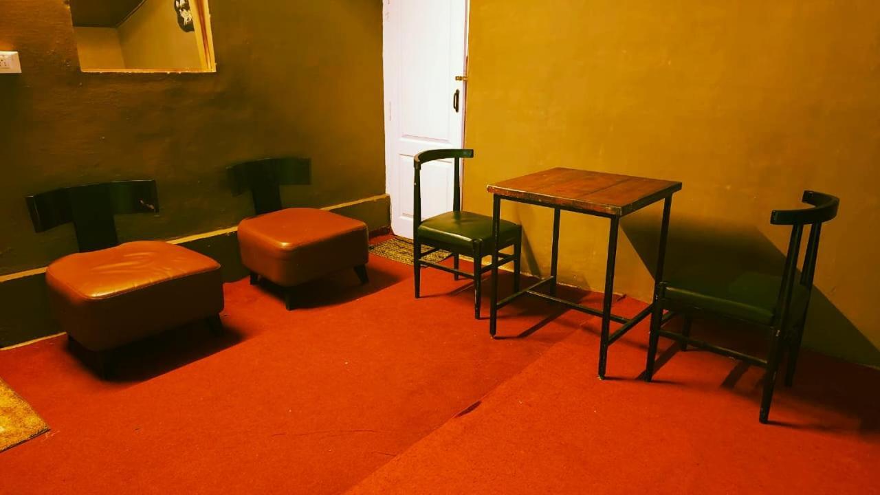 乌提 Woodhouse酒店 外观 照片